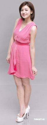 组图：陈妍希秀粉嫩清爽雪肌 年内计划出唱片