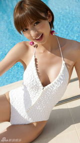 组图：筱田麻里子各式比基尼上阵 大秀蛮腰美腿