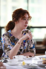 组图：《未来的选择》尹恩惠顶拉面头开拍