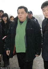 组图：演员王平追悼会举行 姜昆侯耀华等送别