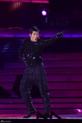 高清图：东方卫视跨年火热上演 郭富城展舞王风范