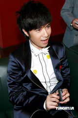 幻灯：古巨基献唱不慎忘词 透露与刘翔在港相聚 