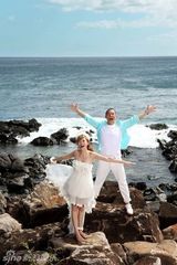 组图：陈小春应采儿蜜月照曝光 大秀幸福甜蜜