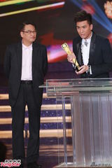 组图：马国明获我最喜爱电视男角色奖