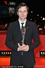 幻灯图集：《毛毛虫》首映 若松孝二携男主角亮相