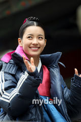 幻灯图：韩孝珠等参加MBC电视剧《同伊》公开拍摄