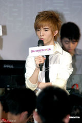 幻灯：“青春万岁”潮爆夜 李宇春曾轶可郭敬明助阵