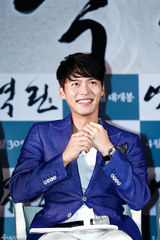 独家：玄彬携《逆鳞》复出 戏里恶斗戏外欢乐