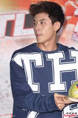 组图：敖犬尬舞宝刀未老 气喘自嘲人老变退步