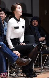 组图：BEG成员NarSha与刘仁英参加手机电影节