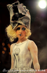 幻灯图集：群星璀璨MOCA舞会 朱莉皮特秀情侣装