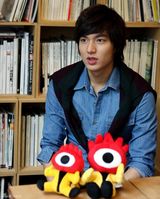 高清组图：韩版“道明寺”李民浩独家做客新浪韩娱