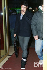 组图：崔智友牵“女儿”现身《保姆》收官活动