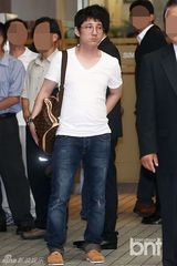 组图：韩国老牌演员朴容植出殡 生前好友送行