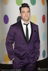 组图：2013全英音乐奖男星帅气亮相红毯