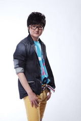 组图：王大治搞怪生活照及剧照集锦