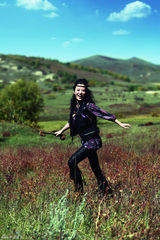 高清组图：郝蕾草原写真信马由缰 表达自然之爱