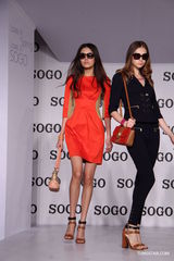 组图：时尚篇春夏服装汇演 张彤吴妍君周莹走秀