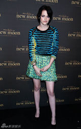 高清组图：《新月》英国粉丝见面会 斯图尔特雷人装