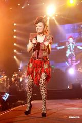 高清图：F.I.R.首登红馆意犹未尽 华丽造型震撼视觉