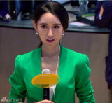 组图：新浪最美女记者走红 神似佟丽娅娄艺潇