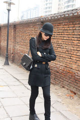 高清组图：贾青街拍LOOK黑色大衣搭配特色帽子