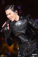 高清图：萧敬腾台北演唱会 再度挑战快歌舞曲