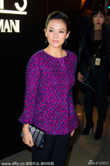 组图：章子怡裤装亮相巴黎 与苏菲玛索同看秀