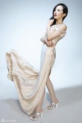 幻灯图：孟茜褪去性感走高雅路线 将发新专辑 