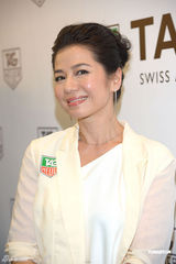 组图：钟楚红出席活动 丁子高曝杨千嬅体重