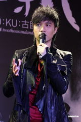 组图：古巨基三年磨一剑再发声 张柏芝令其请客