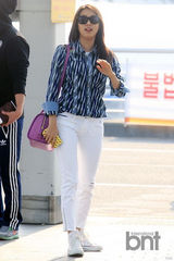 组图：韩团SISTAR赴港开唱 睡眼惺忪哈欠连天