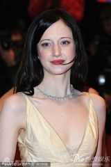 高清图：《大将军寇流岚》首映 巴特勒查斯坦嬉闹