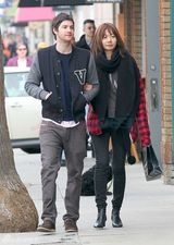 高清图：韩星裴斗娜被曝与吉姆-斯特吉斯交往