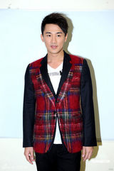 幻灯图：林峰帅气现身《劲歌金曲》 古巨基另类时尚