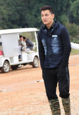 组图：《爸爸》萌爸林志颖劳作搞怪似少年