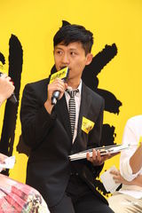 组图：谢安琪恶搞自己歌曲 古巨基献唱为黎耀祥庆生