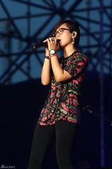 组图：碧海金沙派对火热开唱 2NE1压轴献唱