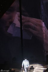 组图：张智霖个唱动情流泪 郭富城张柏芝助阵 