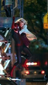 组图：《蜘蛛侠2》曝片场照 格温之死有悬念