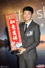 组图：尹施允望进军中国 与允儿亲热无惧李升基