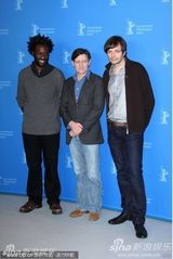 高清：《嗜睡病》媒体发布会 简妮-席丽获导演护花