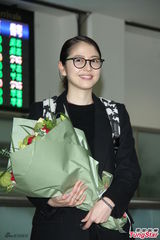组图：长泽雅美抵台宣传偶像剧 机场秀中文
