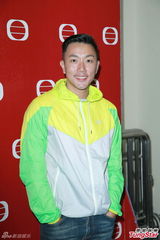 组图：张智霖录《奖门人》 伍咏薇周丽淇同场