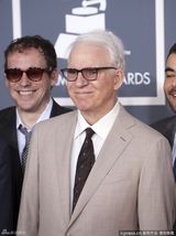 组图：格莱美红毯群星纷纷亮相星光熠熠