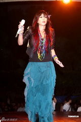 组图：“彩虹大使”阿密特现身相挺 支持同志权益