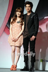 组图：俞承豪等出席新剧《求婚大作战》新闻发布会