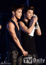 高清组图：2PM首尔开唱 野兽团魅力大爆发