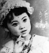 组图：盘点明星不堪回首童年照 阿Sa(蔡卓妍)全裸