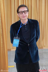 组图：邵逸夫追思会金色布置 不接受花篮花圈